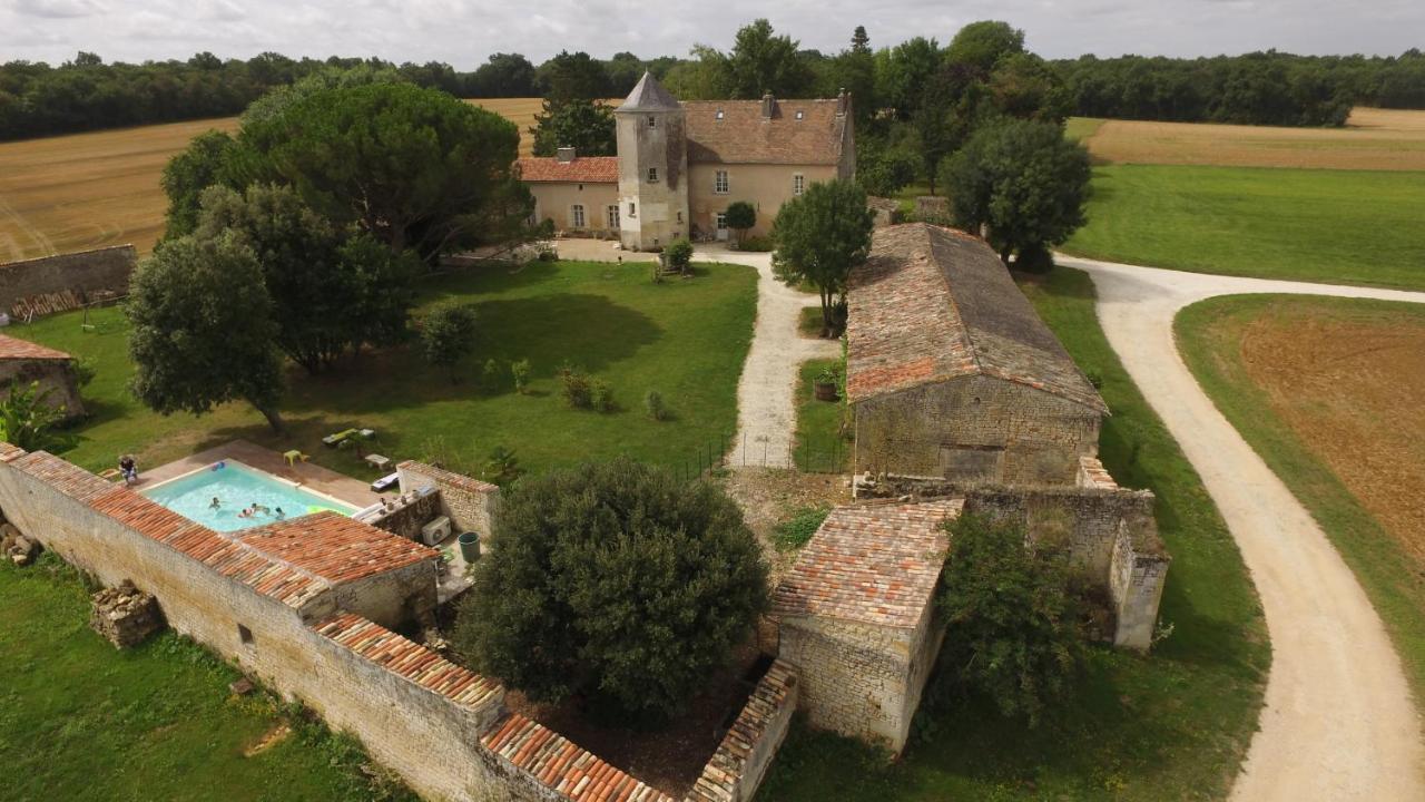 Gite Du Chateau De Pernan Avy Zewnętrze zdjęcie