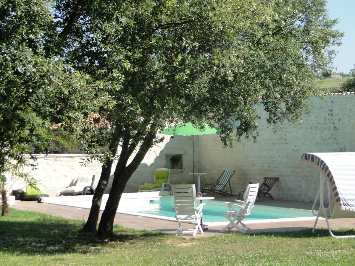 Gite Du Chateau De Pernan Avy Zewnętrze zdjęcie