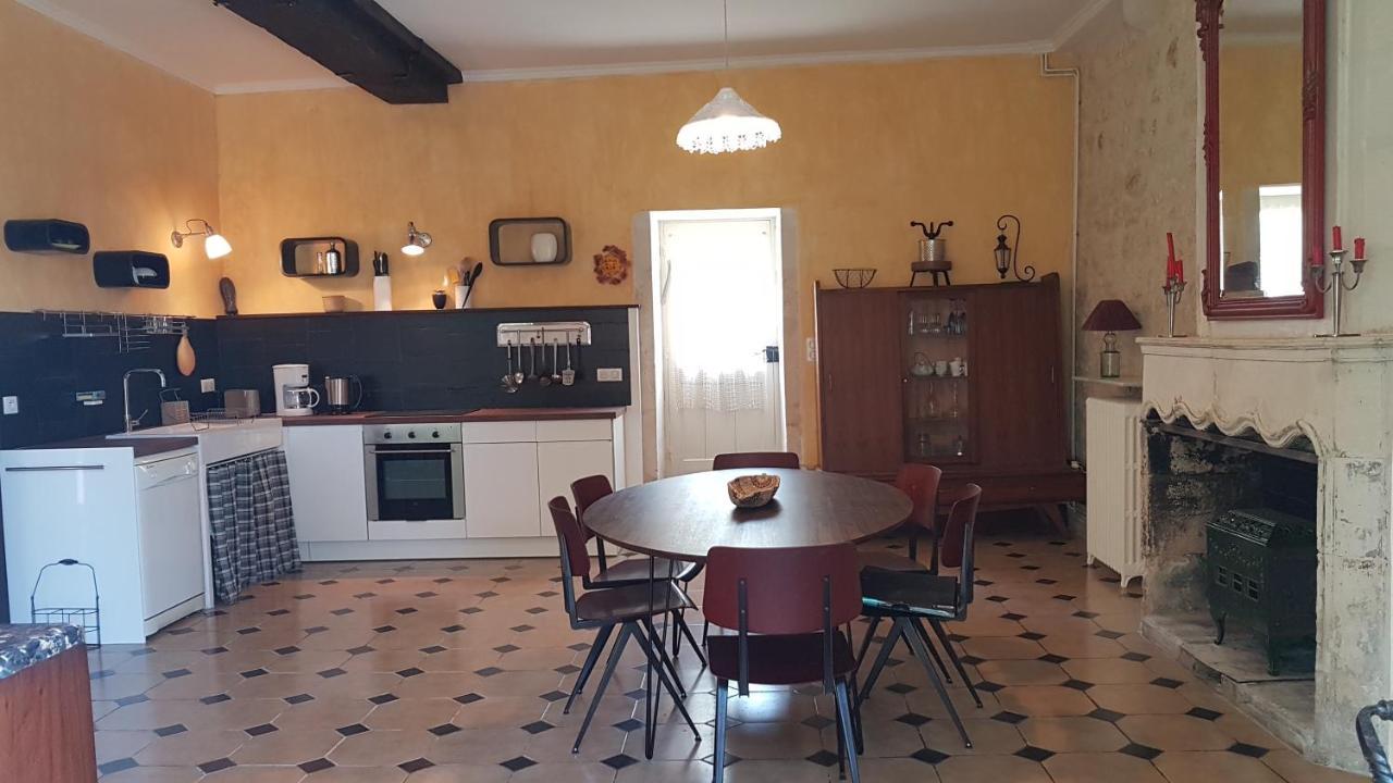 Gite Du Chateau De Pernan Avy Zewnętrze zdjęcie